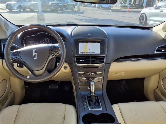 Used 2018 Lincoln MKT AWD w/ Technology Package image 4