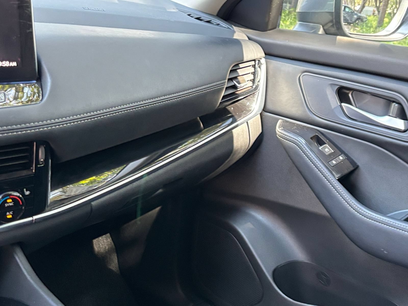 Used 2026 Nissan Rogue SL FWD image 37