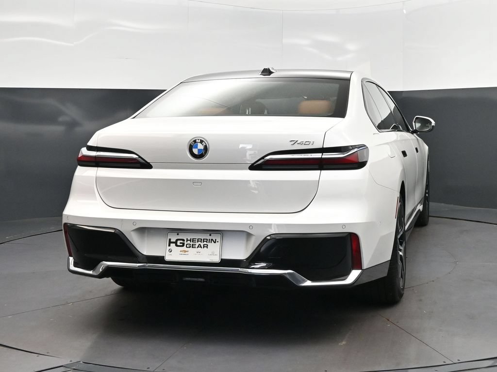 Used 2026 BMW 740i RWD image 7