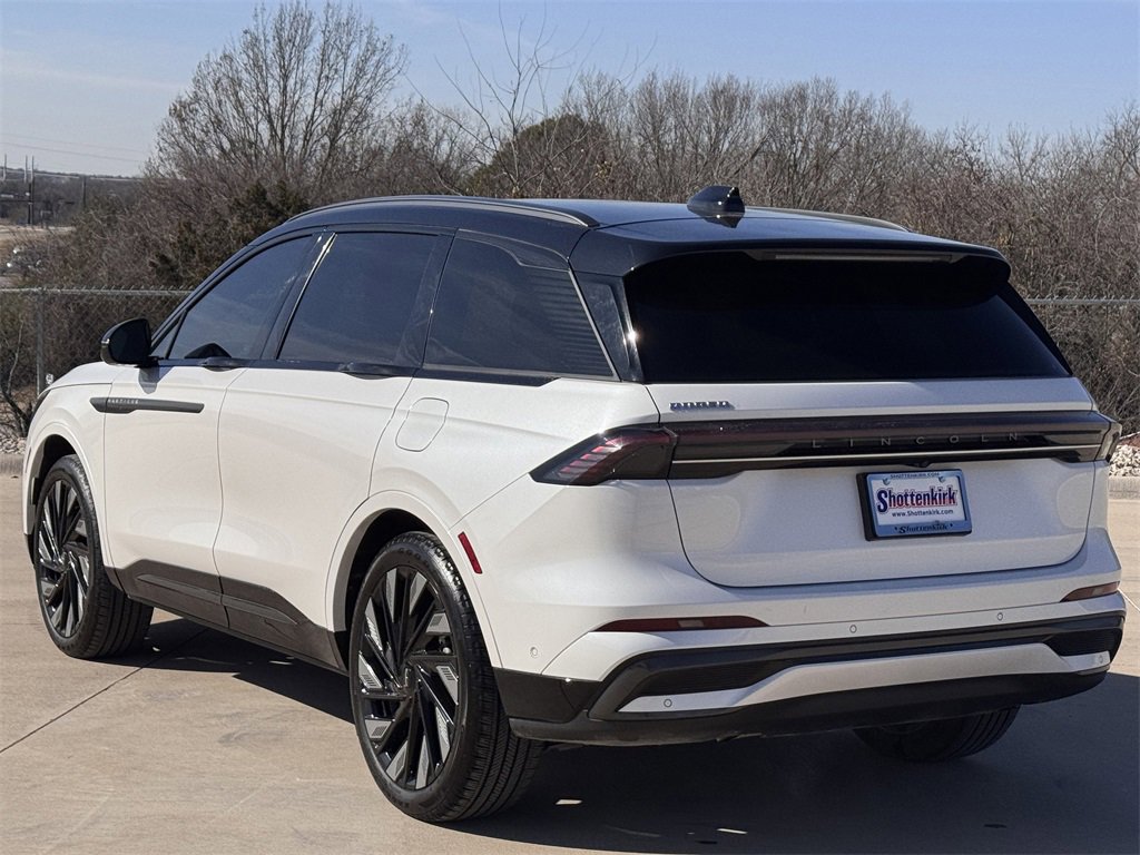 Used 2024 Lincoln Nautilus Reserve w/ Equipment Group 202A image 4