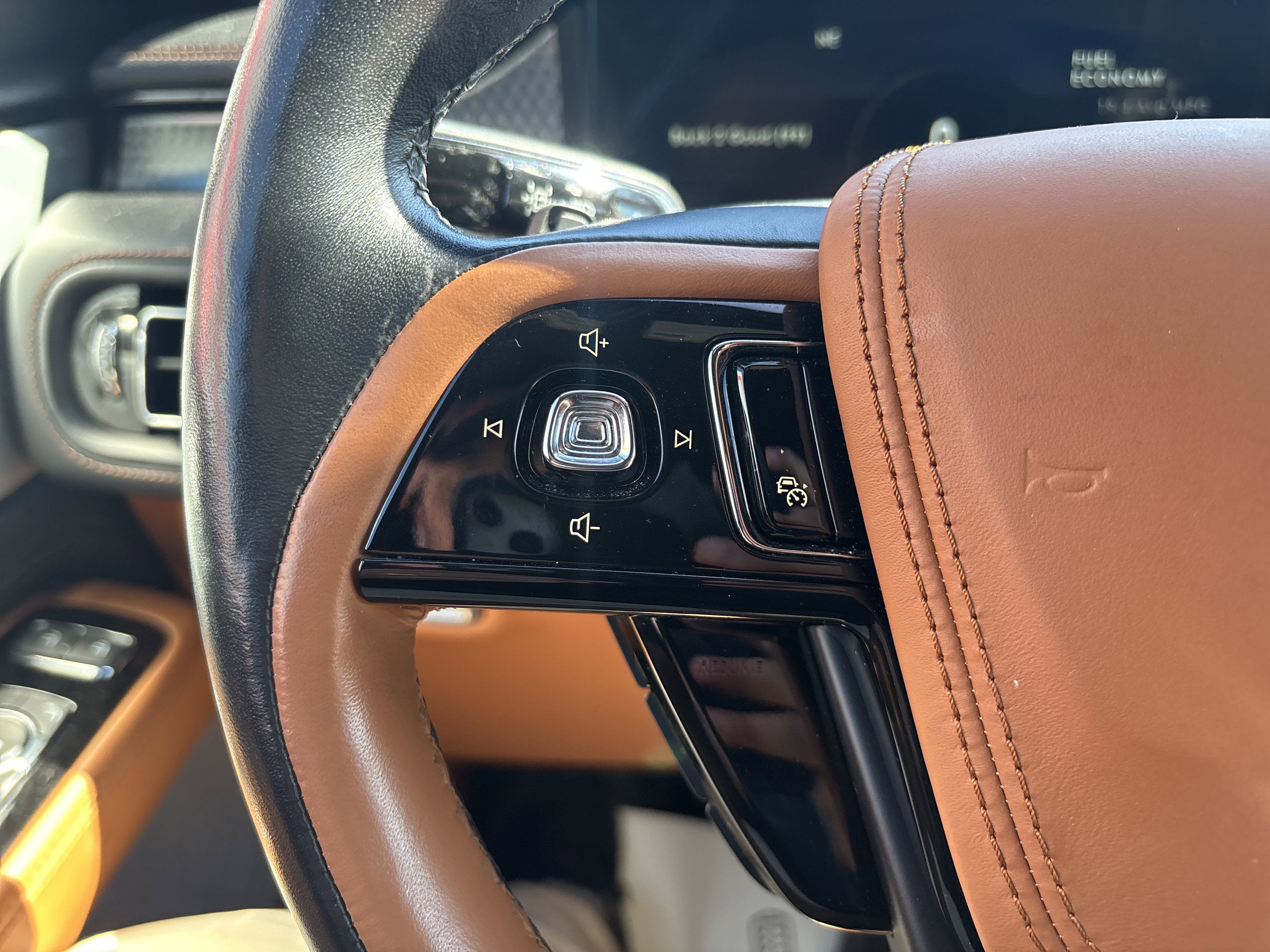 Used 2023 Lincoln Aviator Black Label w/ Dynamic Handling Package AWD/4WD image 20