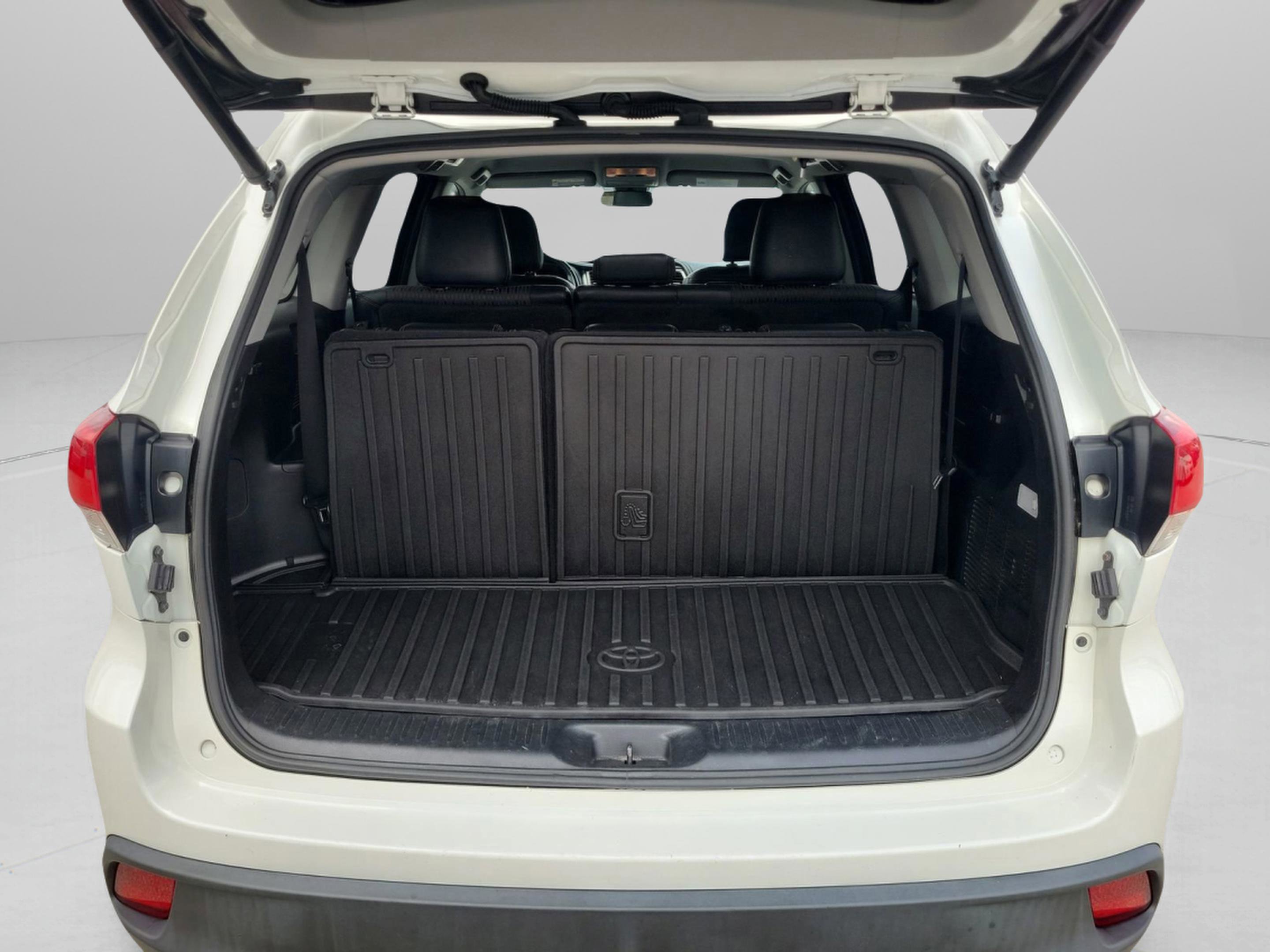 Used 2018 Toyota Highlander Plus AWD/4WD image 28