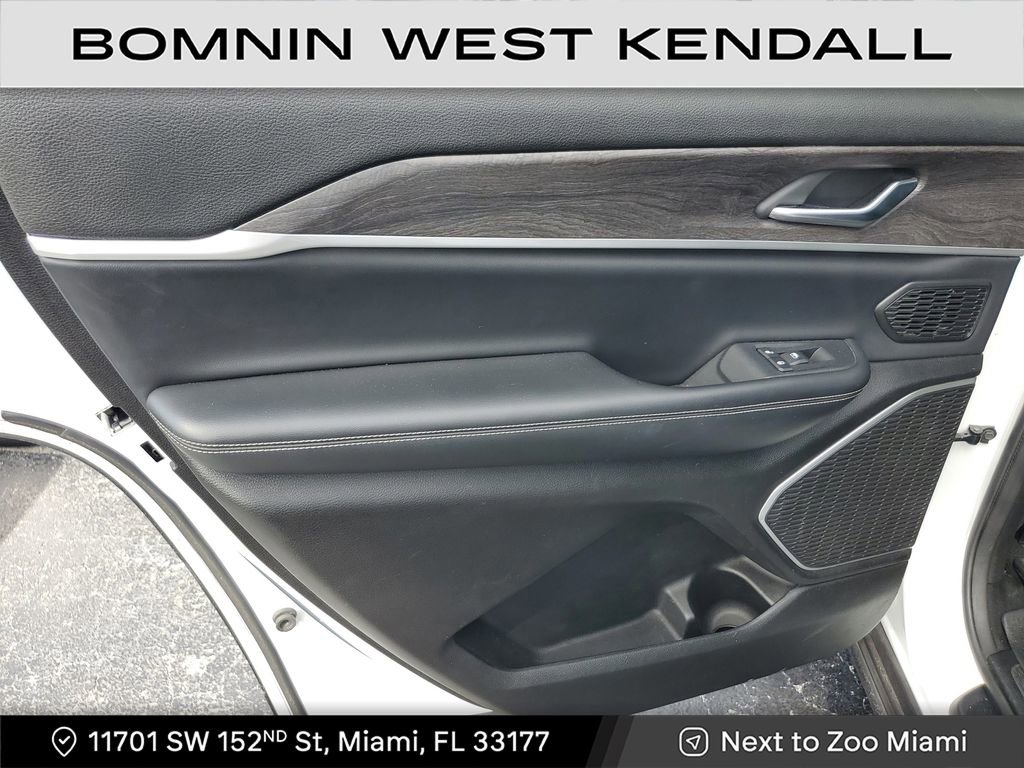 Used 2022 Jeep Grand Cherokee L Limited image 20