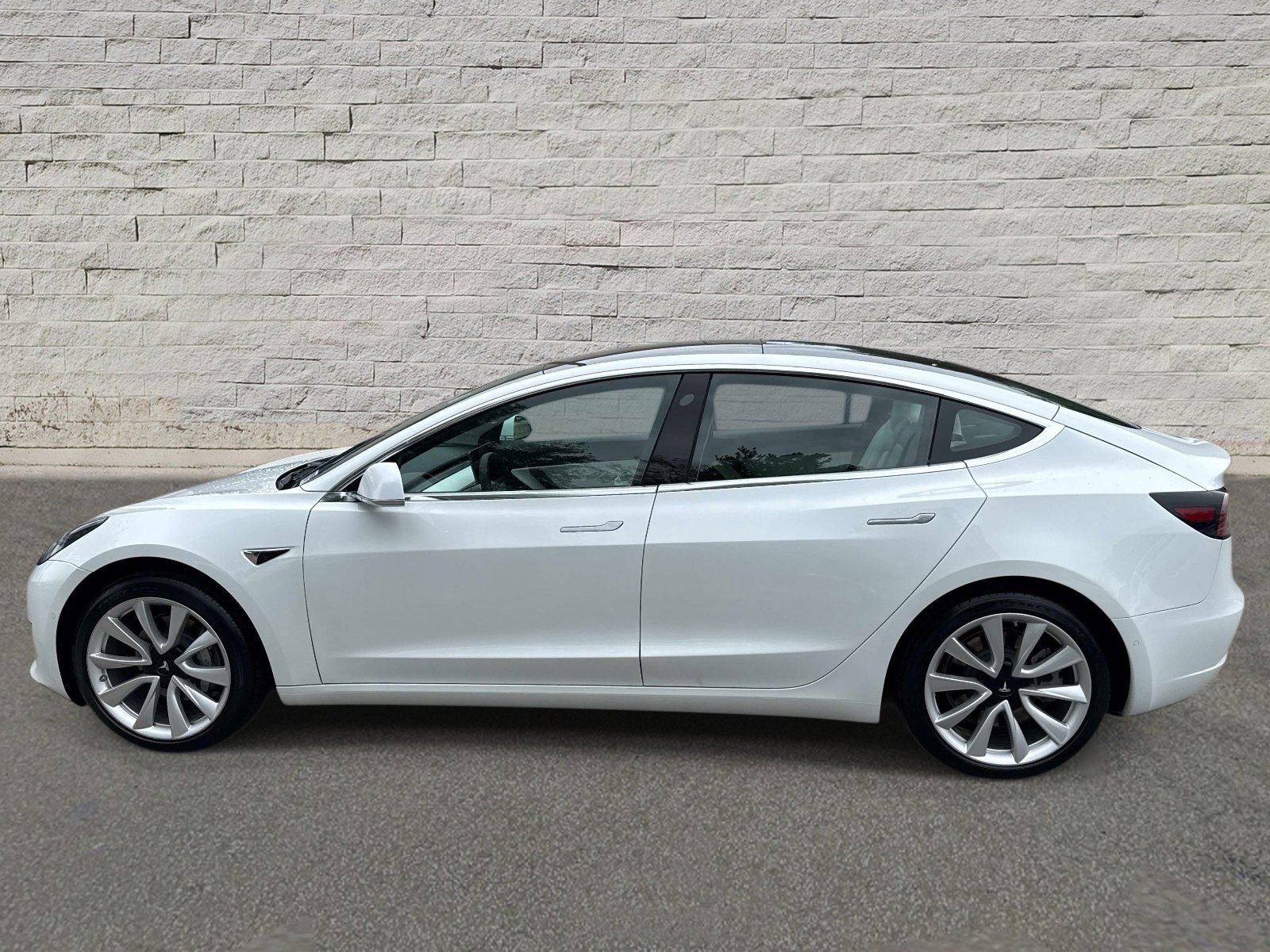 Used 2019 Tesla Model 3 Standard Range Plus RWD image 8