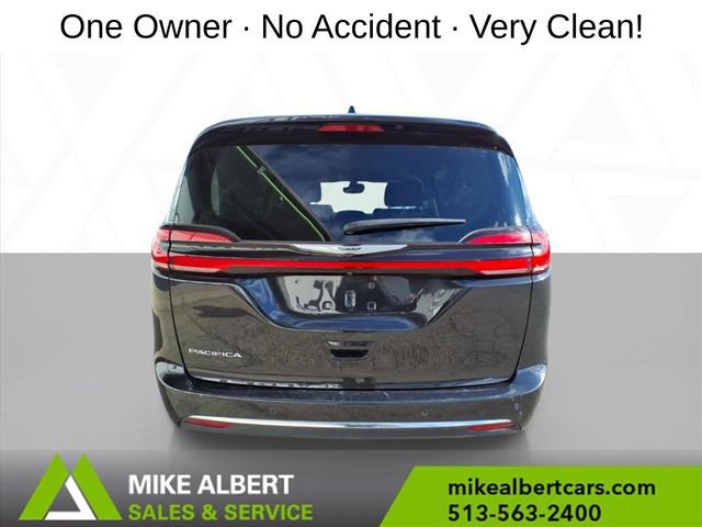 Used 2023 Chrysler Pacifica Touring-L FWD image 6