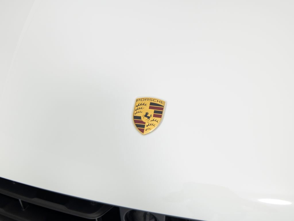 Certified 2025 Porsche Macan image 35