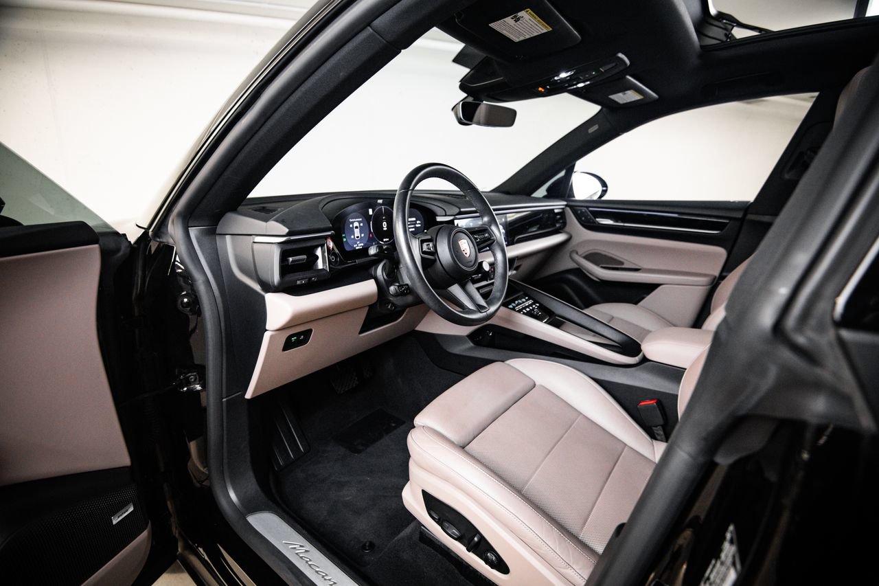 Certified 2024 Porsche Macan 4 Electric AWD/4WD image 4