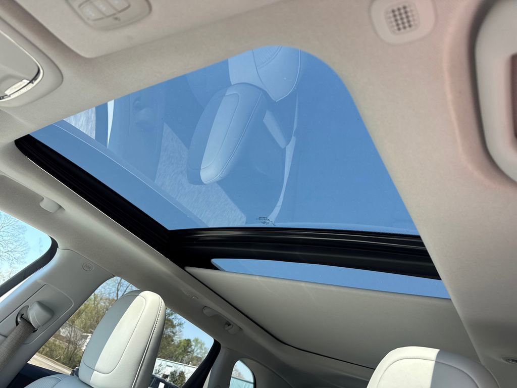 Used 2020 Jeep Cherokee Limited image 32