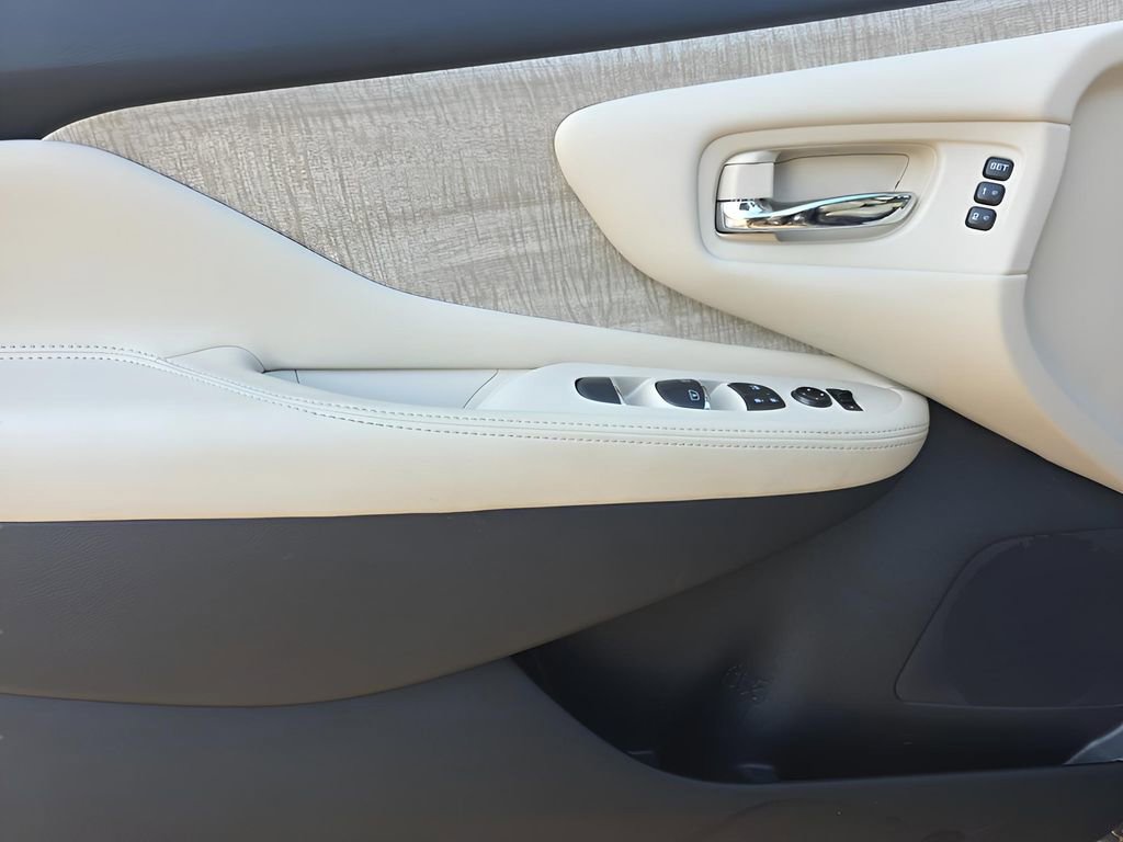 Used 2024 Nissan Murano SL image 17