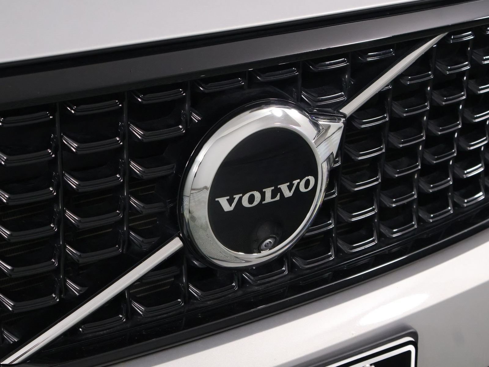 Used 2024 Volvo XC40 B5 Plus w/ Protection Package Premier AWD/4WD image 27