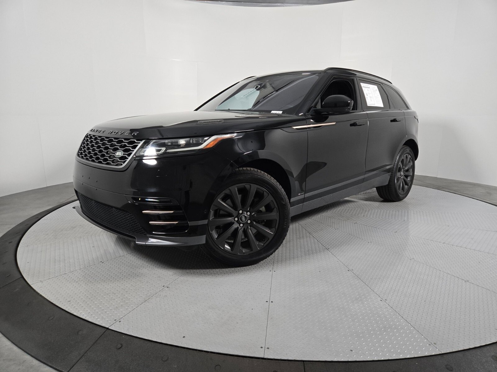 Used 2018 Land Rover Range Rover Velar R-Dynamic SE