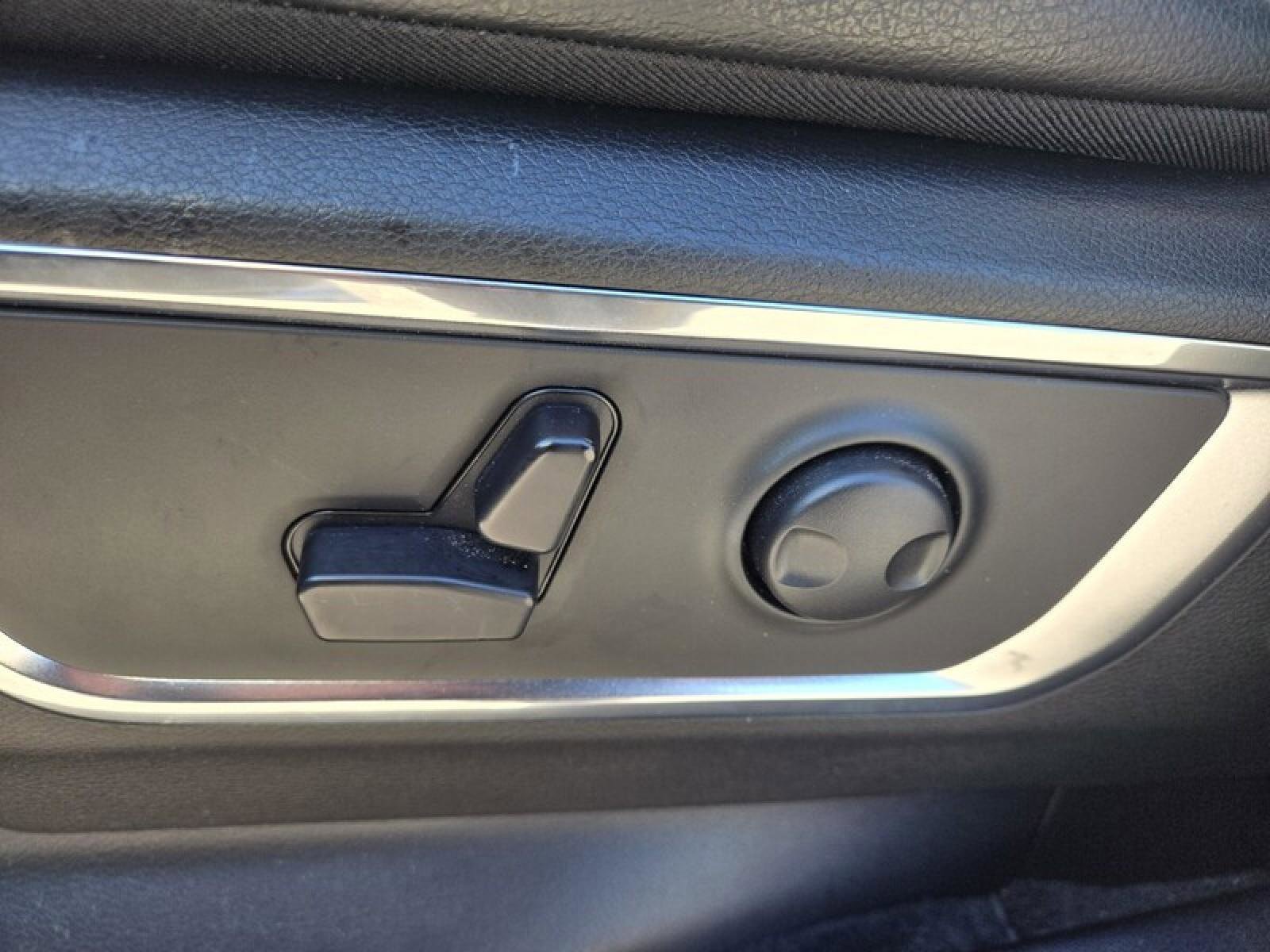 Used 2025 RAM 1500 Laramie image 19