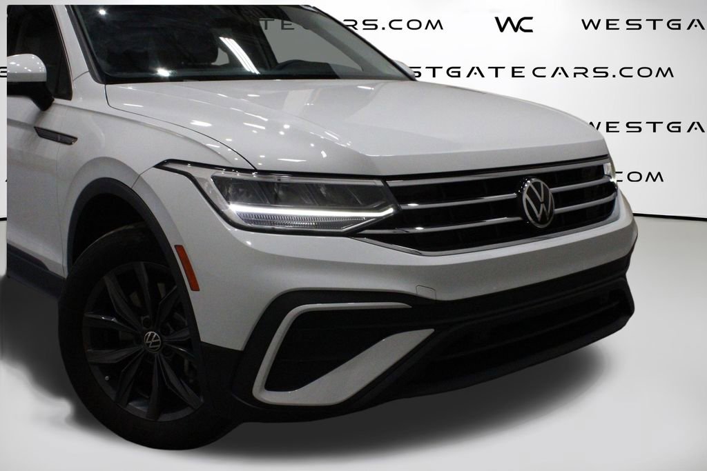 Used 2022 Volkswagen Tiguan SE image 40