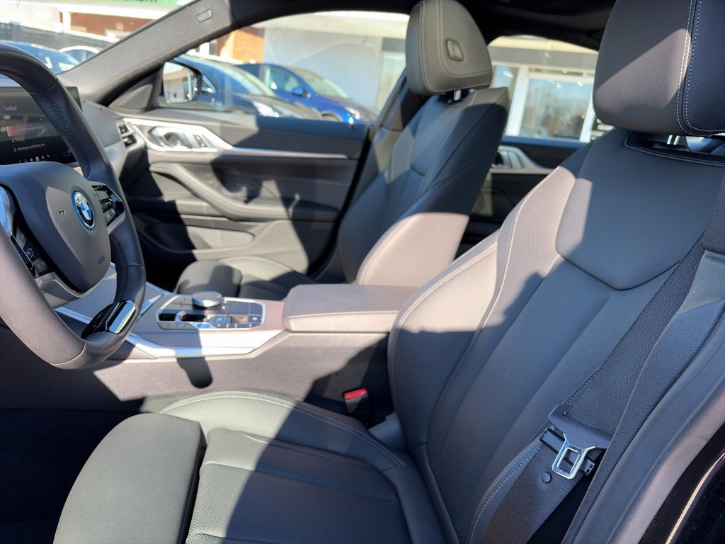 Used 2025 BMW i4 xDrive40i image 40