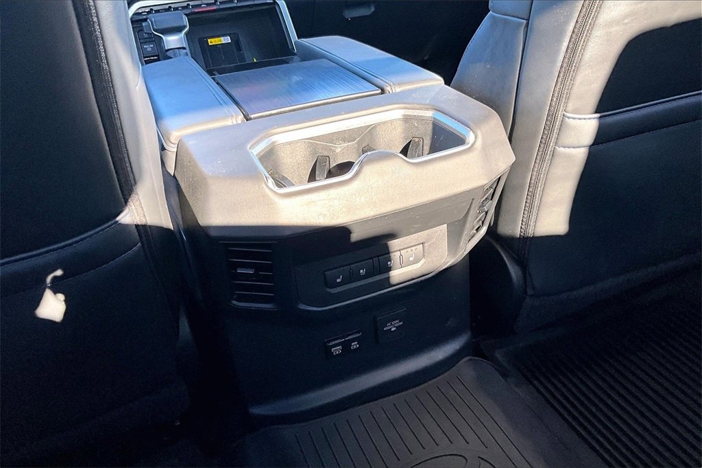 Used 2024 Toyota Tundra Platinum image 32