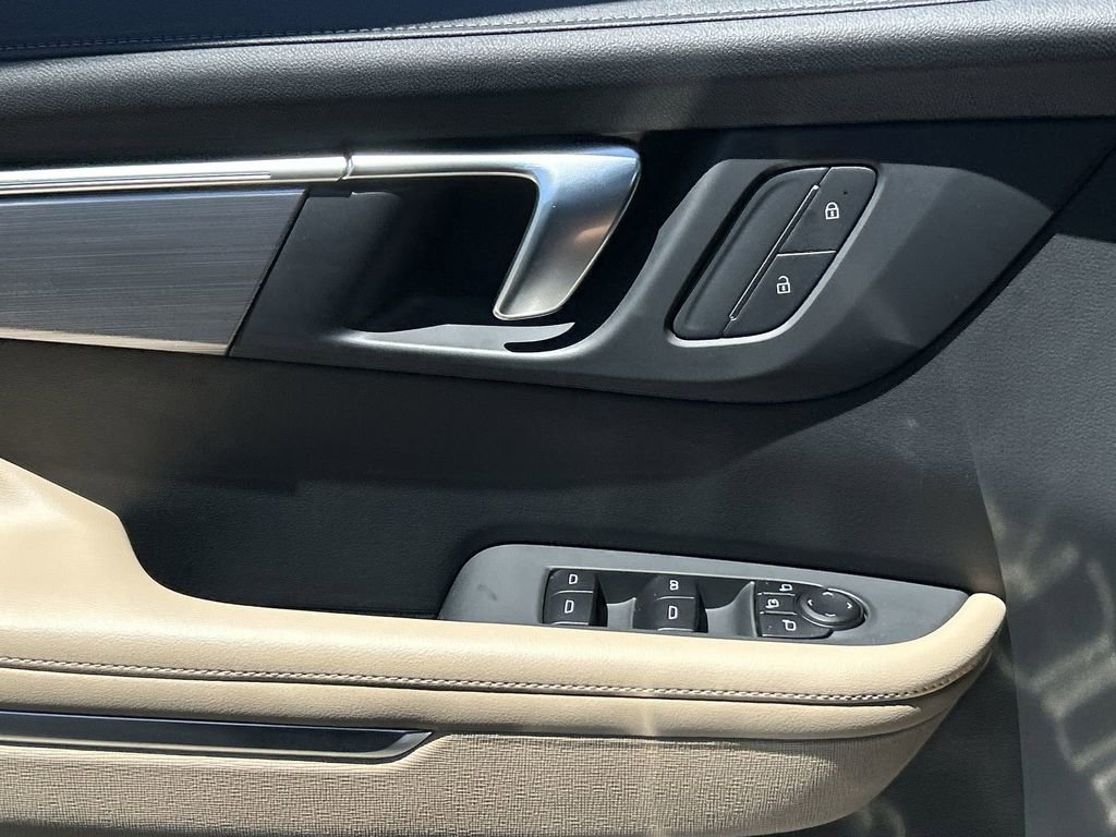 Used 2025 Buick Enclave Preferred FWD image 23