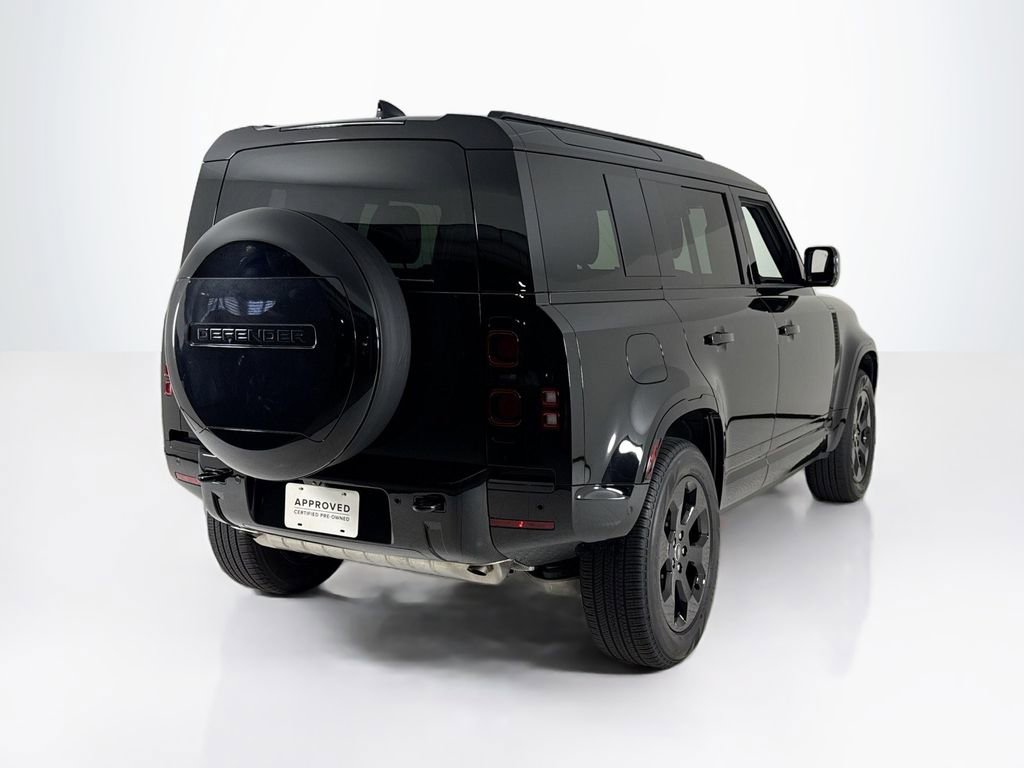 Used 2025 Land Rover Defender 110 X-Dynamic SE image 5