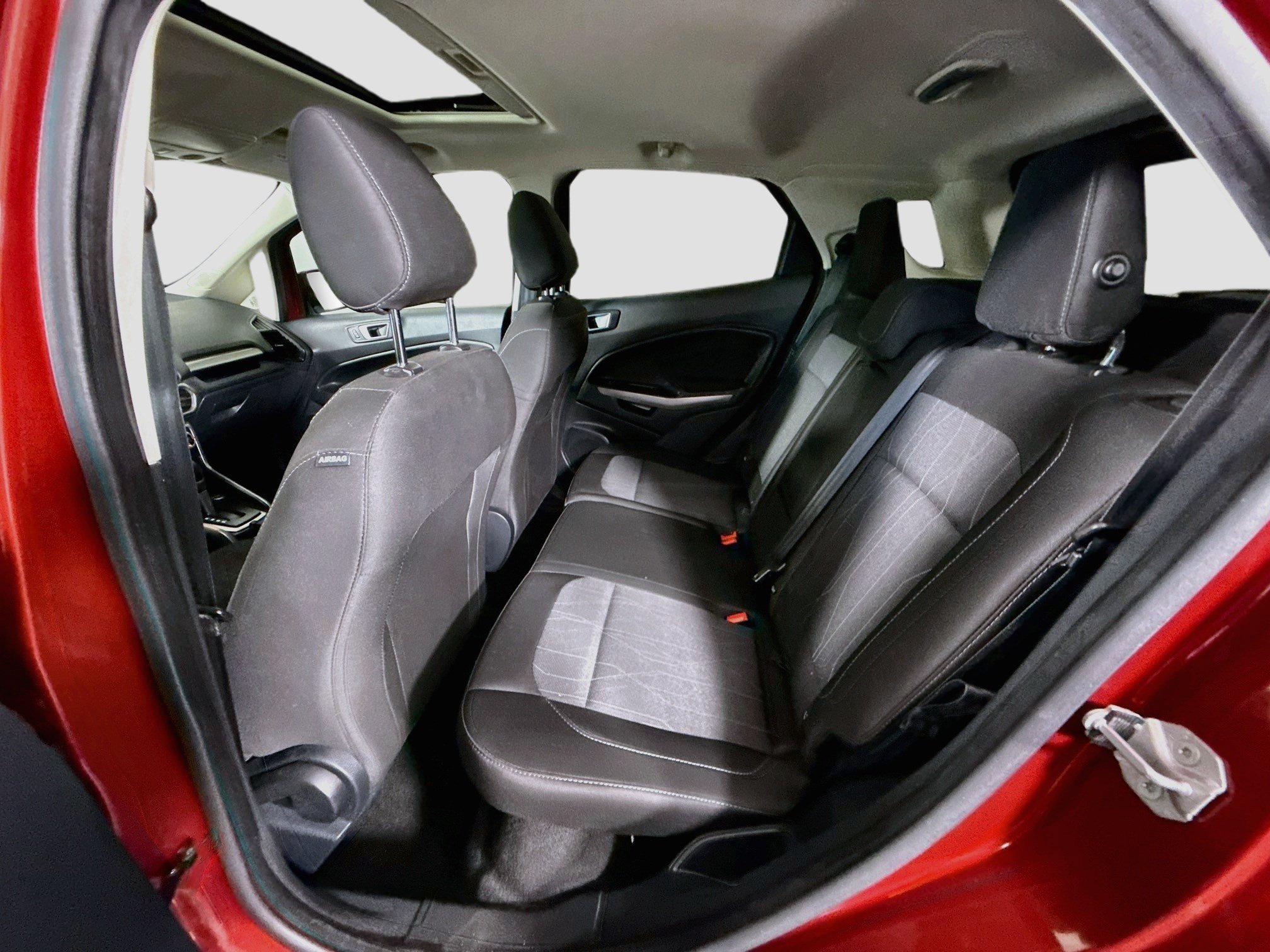 Used 2021 Ford EcoSport SE w/ SE Convenience Package FWD image 25