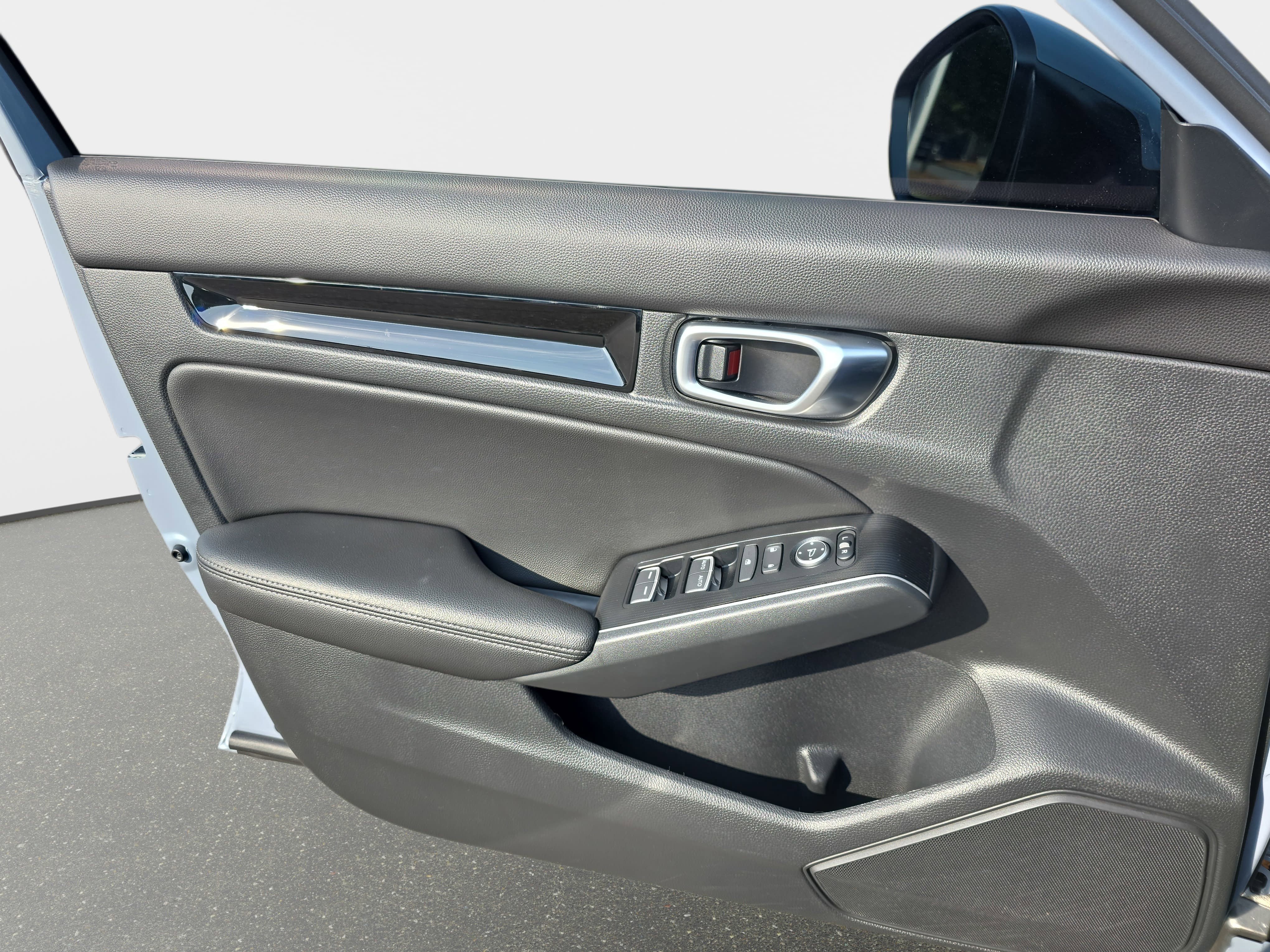 Used 2024 Honda Civic Sport Touring image 25
