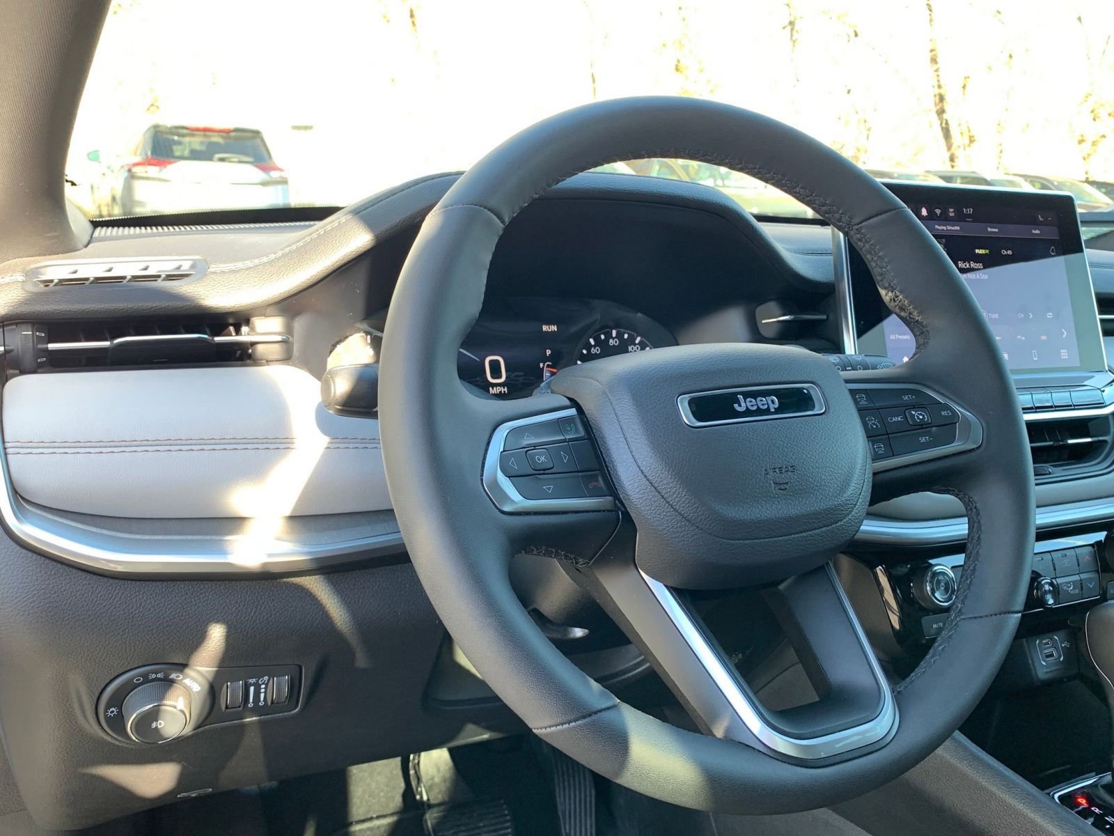 Used 2025 Jeep Compass Limited image 34