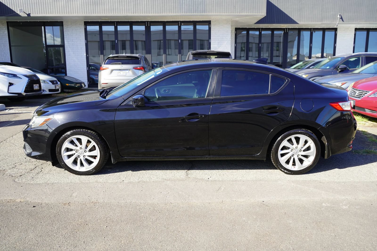 Used 2018 Acura ILX FWD image 2