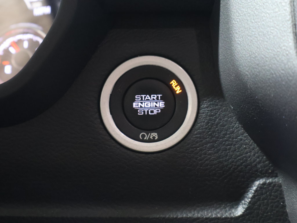 Used 2025 RAM 1500 Laramie AWD/4WD image 25