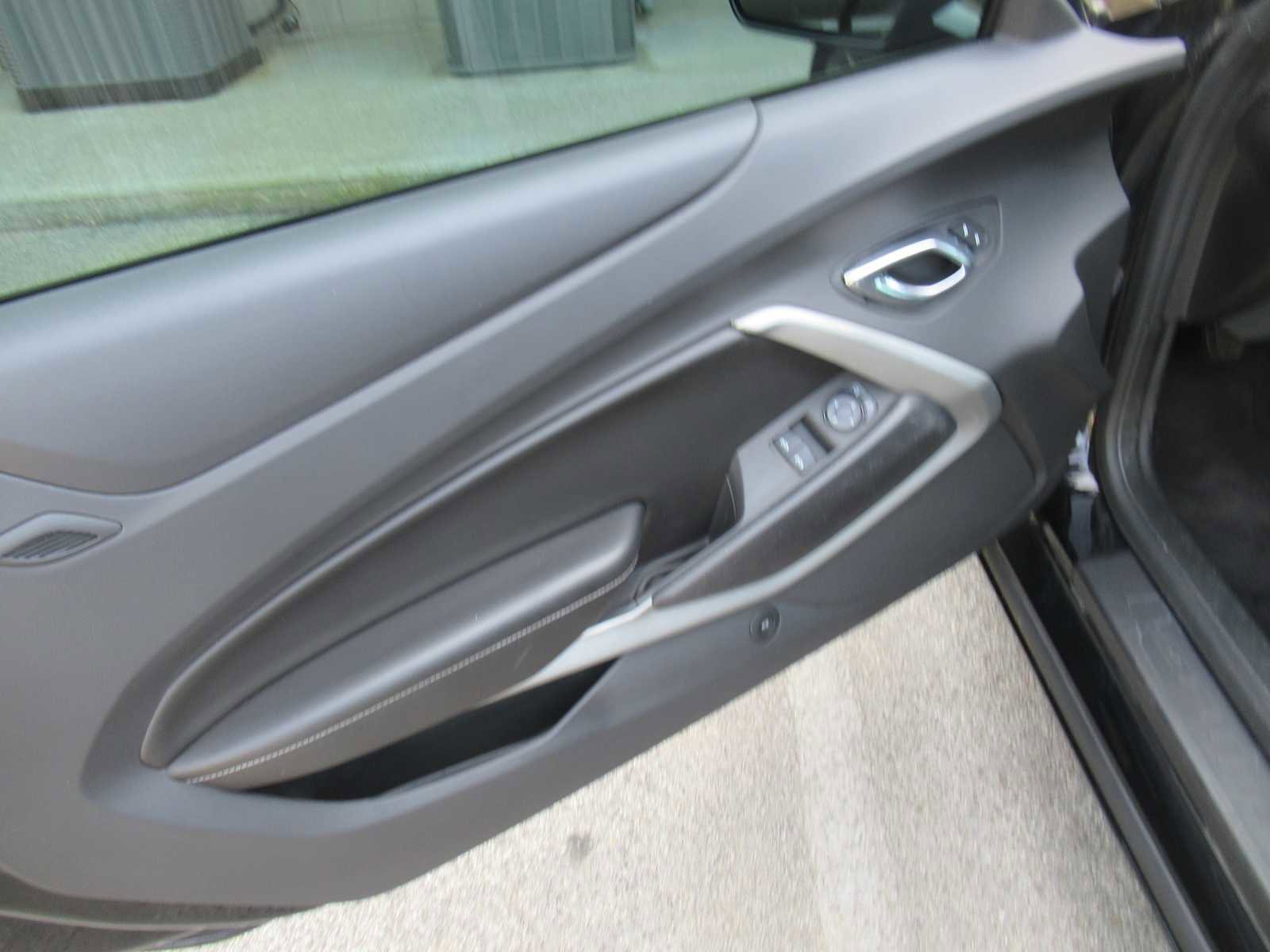 Used 2017 Chevrolet Camaro SS image 11