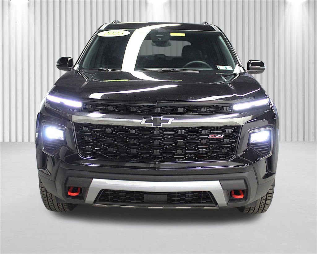 Used 2025 Chevrolet Traverse Z71 w/ LPO, Floor Liner Package AWD/4WD image 50