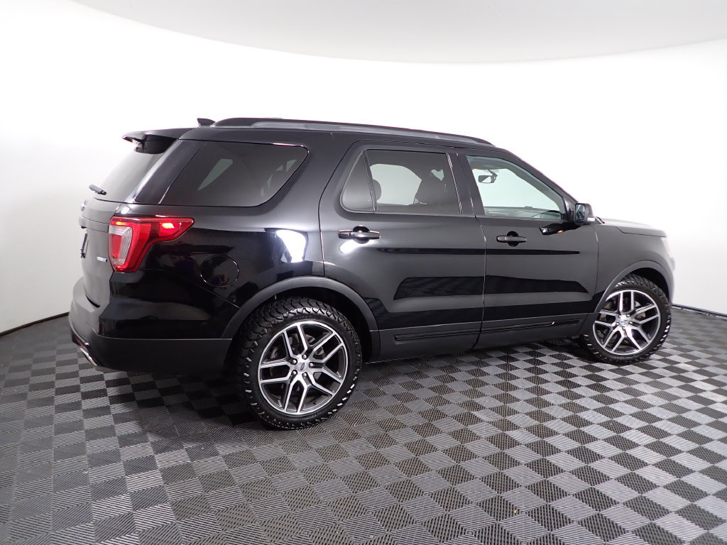 Used 2017 Ford Explorer Sport w/ Equipment Group 401A AWD/4WD image 21