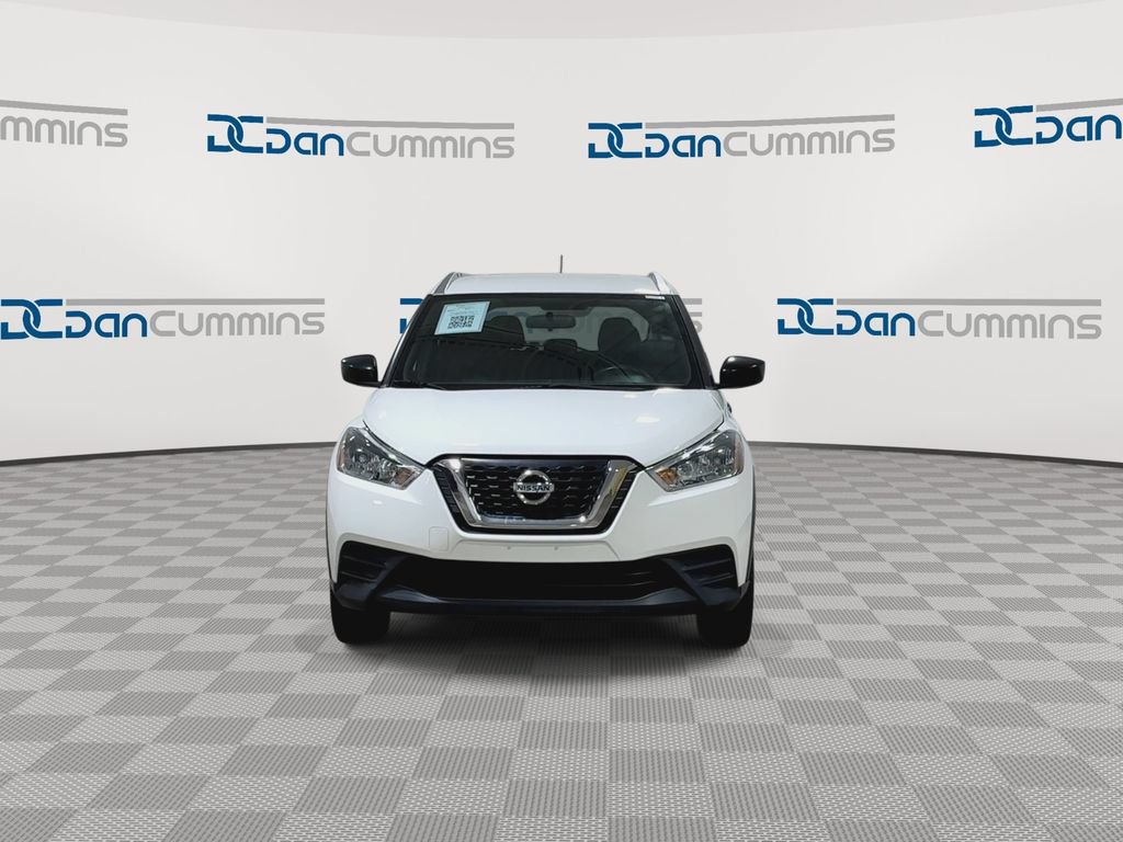 Used 2018 Nissan Kicks S FWD image 3