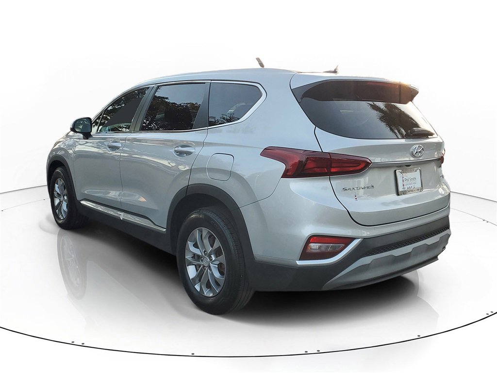 Used 2019 Hyundai Santa Fe SE image 4