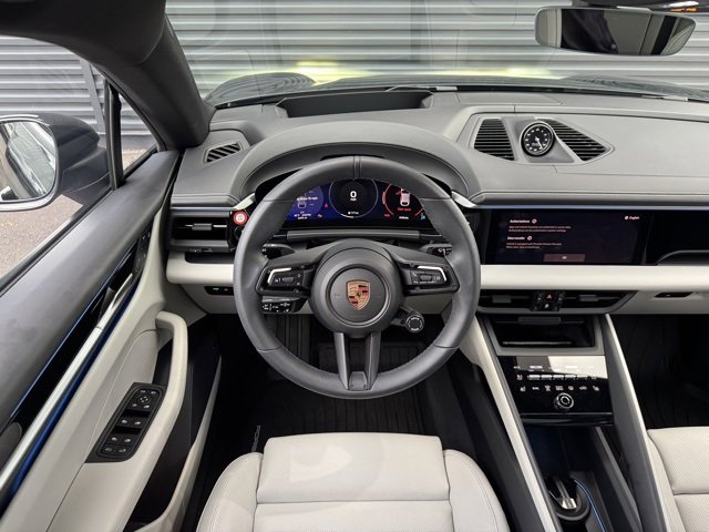 Certified 2025 Porsche Macan 4 Electric image 18