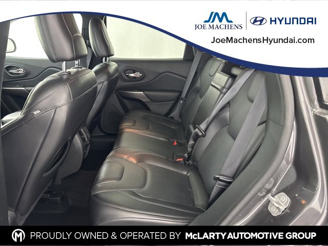 Used 2019 Jeep Cherokee Limited image 26