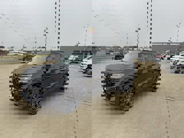 New 2025 Ford Explorer ST-Line w/ Premium Package