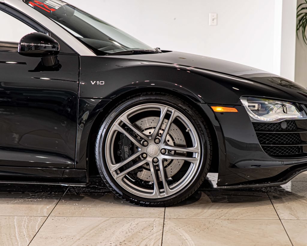 Used 2012 Audi R8 V10 AWD/4WD image 11