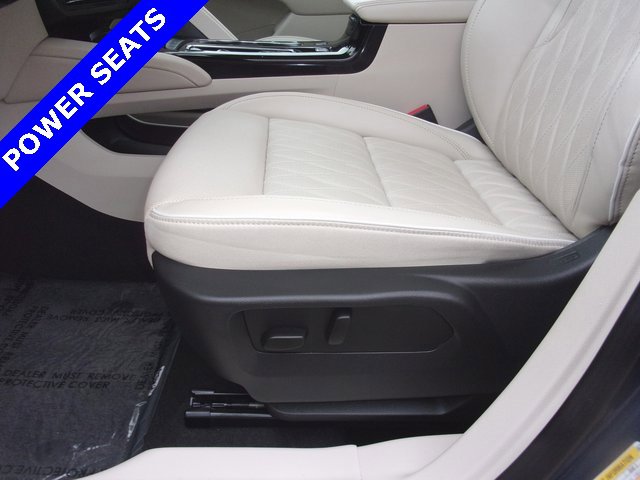 Used 2023 Buick Envision Avenir image 10