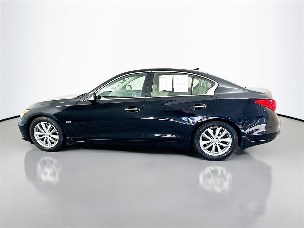 Used 2017 INFINITI Q50 3.0t Premium w/ Driver Assistance Package image 4