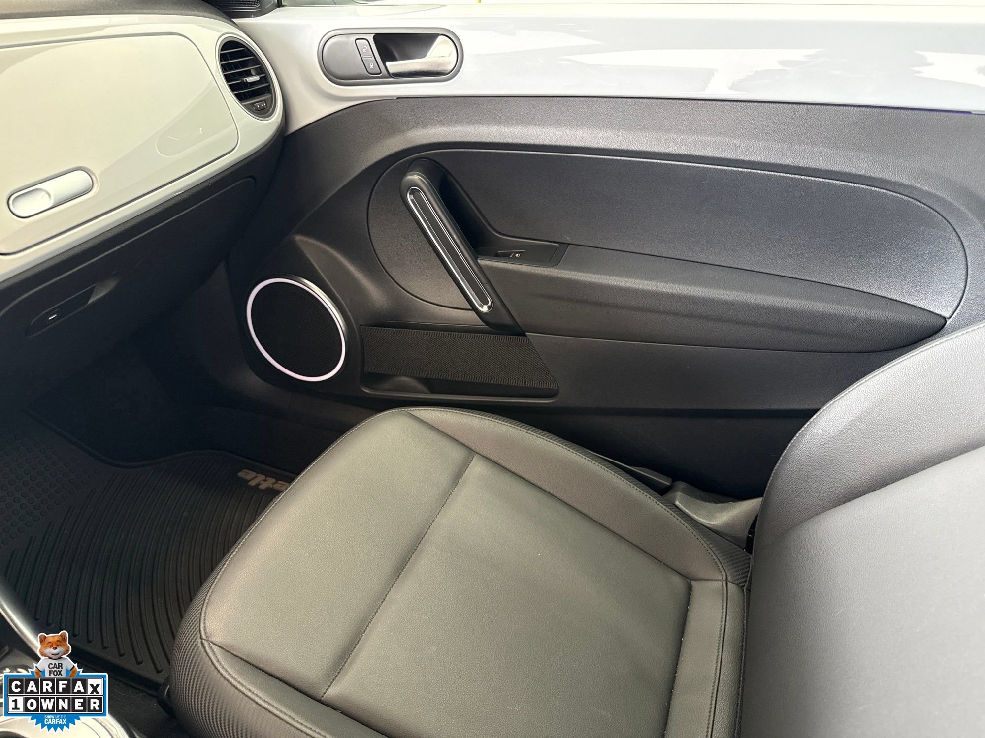 Used 2017 Volkswagen Beetle 1.8T SE FWD image 20