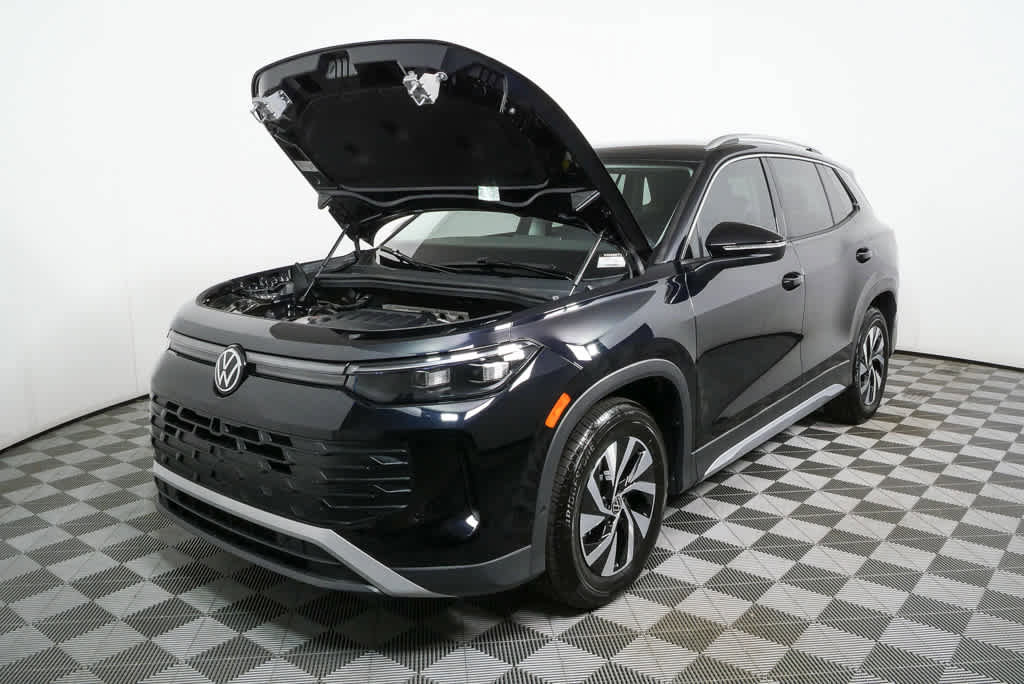 New 2026 Volkswagen Tiguan S FWD image 30