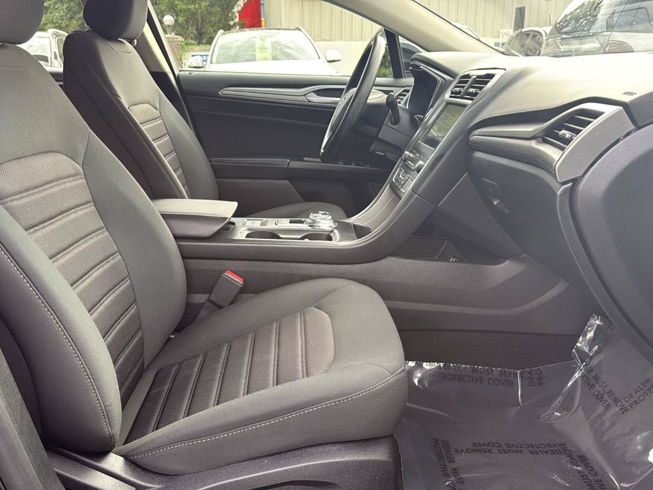 Used 2020 Ford Fusion SE FWD image 13