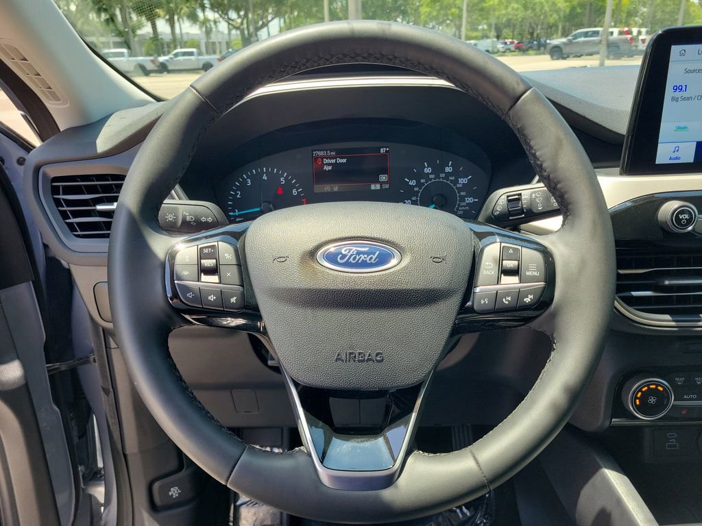 Used 2022 Ford Escape SE w/ Cold Weather Package AWD/4WD image 25