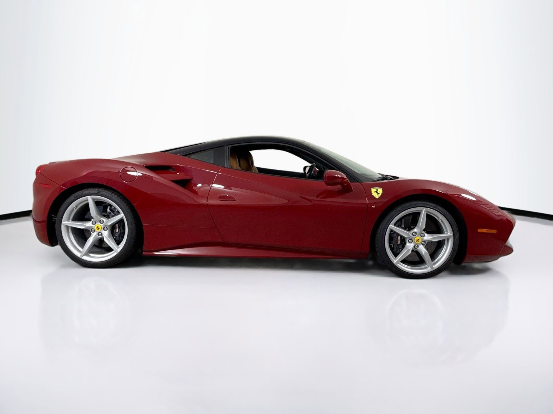 Certified 2019 Ferrari 488 GTB RWD image 8