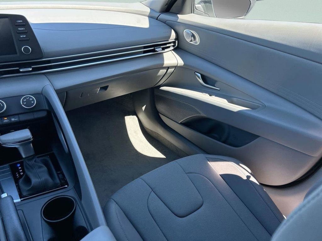 New 2026 Hyundai Elantra SE image 17