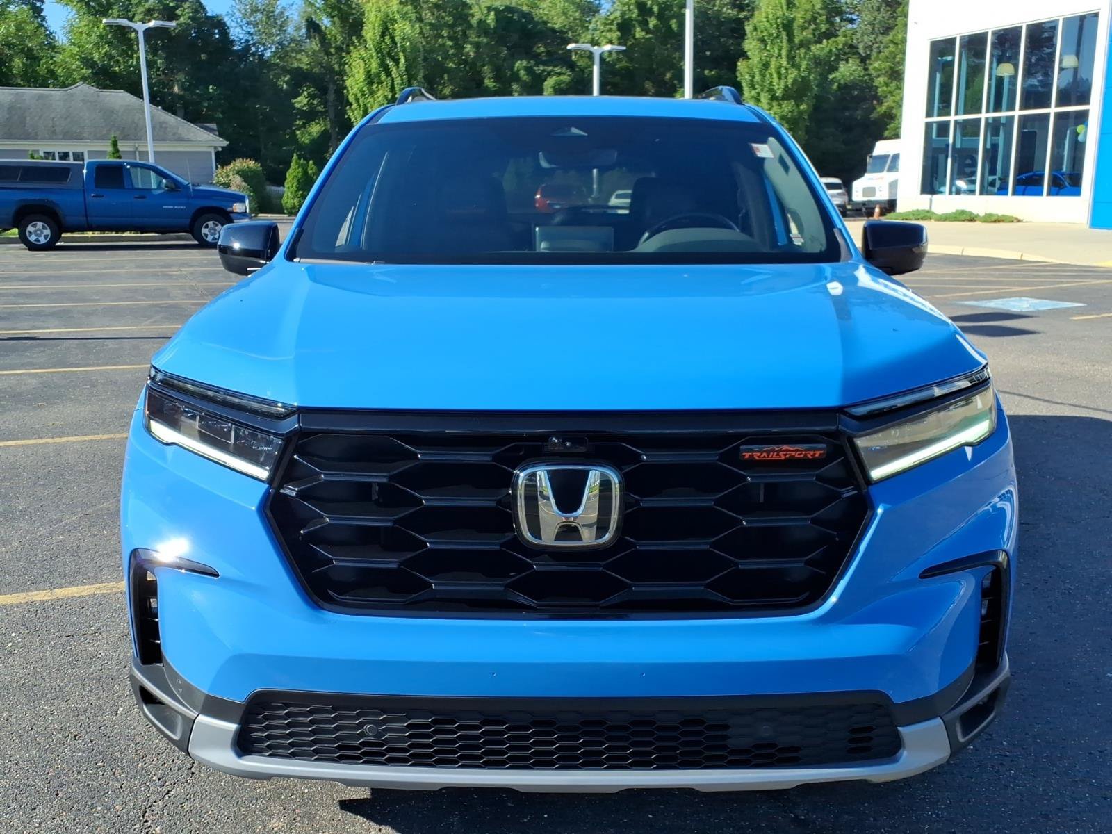 Certified 2024 Honda Pilot TrailSport image 2