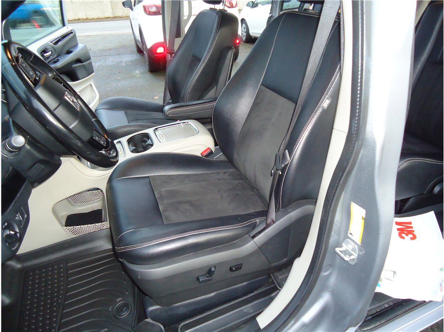 Used 2019 Dodge Grand Caravan SXT FWD image 10