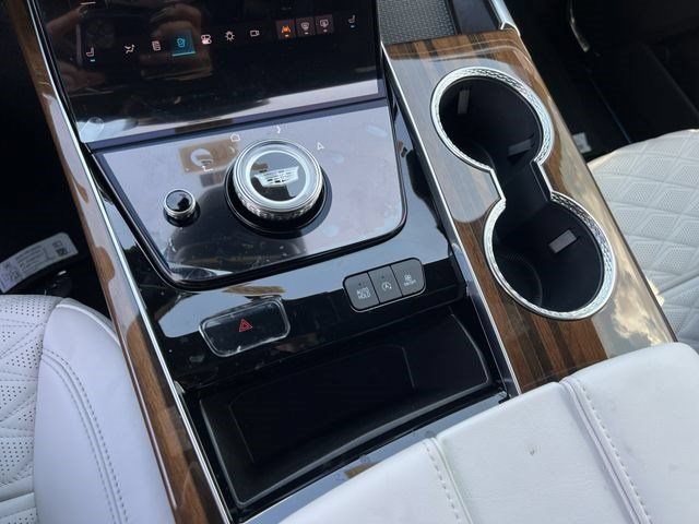 New 2026 Cadillac Escalade ESV Platinum Luxury AWD/4WD image 17