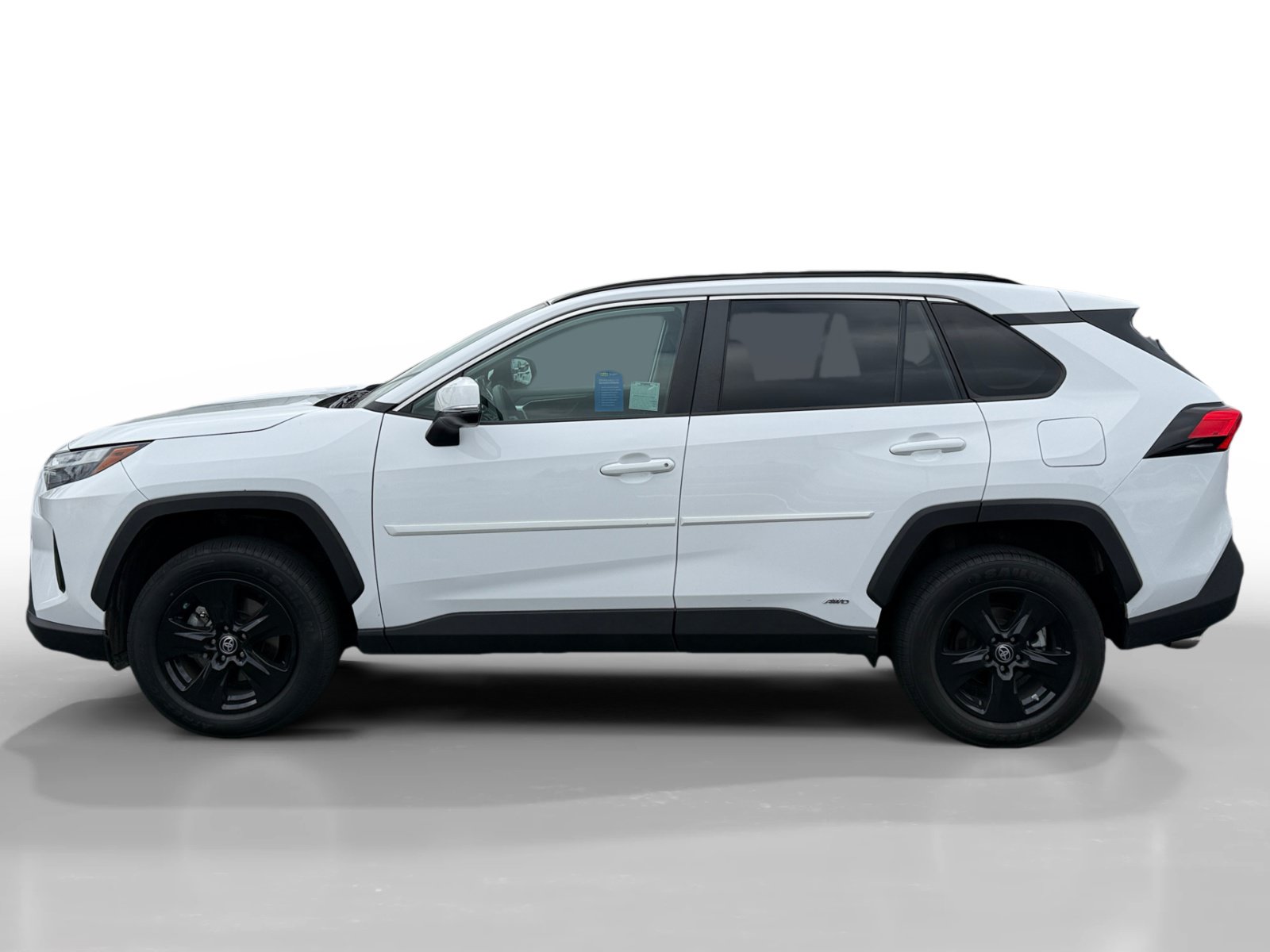 Used 2024 Toyota RAV4 LE AWD/4WD image 2