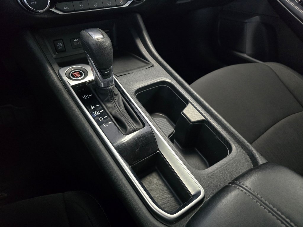 Used 2024 Nissan Sentra SV FWD image 31