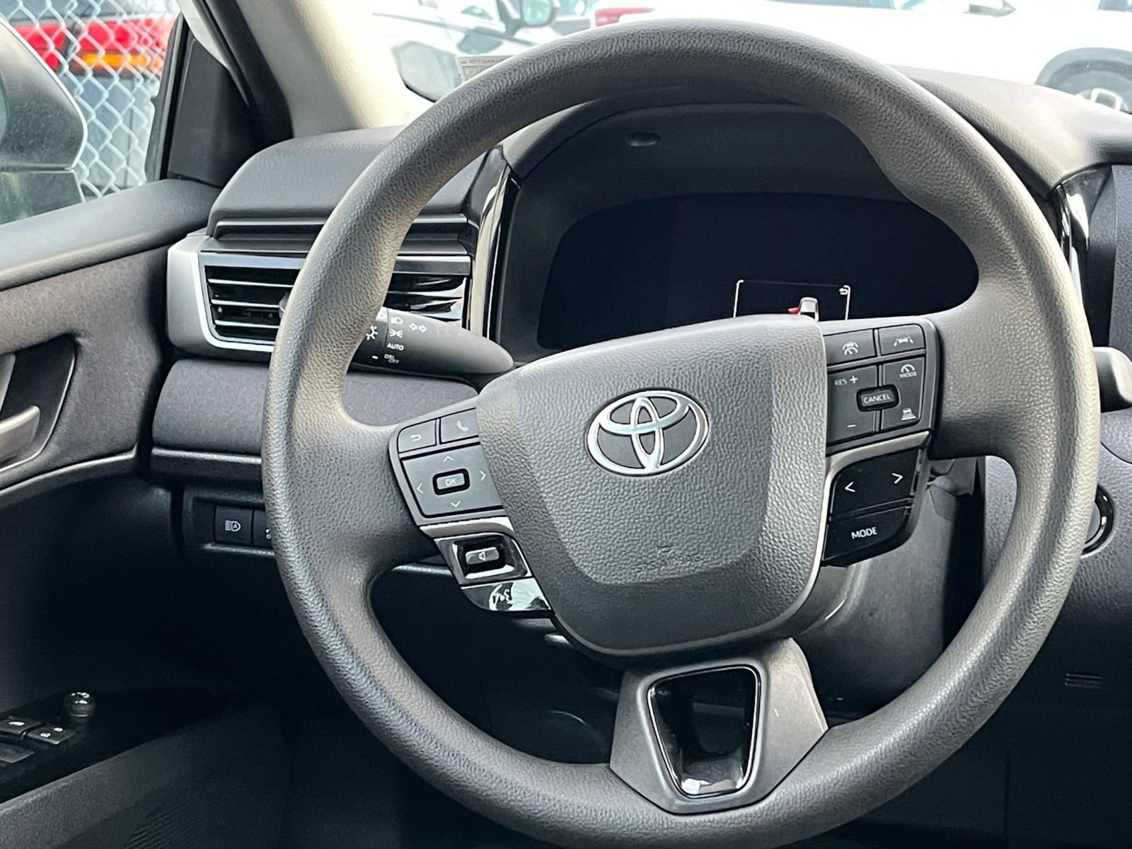 Used 2025 Toyota Camry LE image 27
