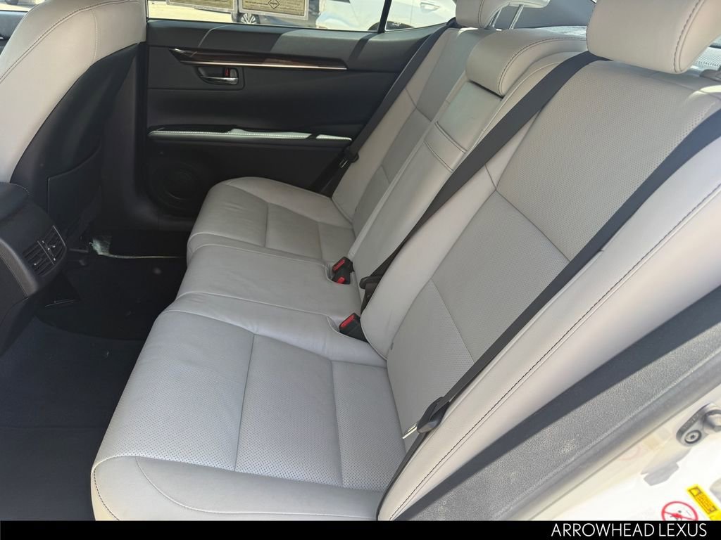 Used 2014 Lexus ES 350 w/ Luxury Package FWD image 27